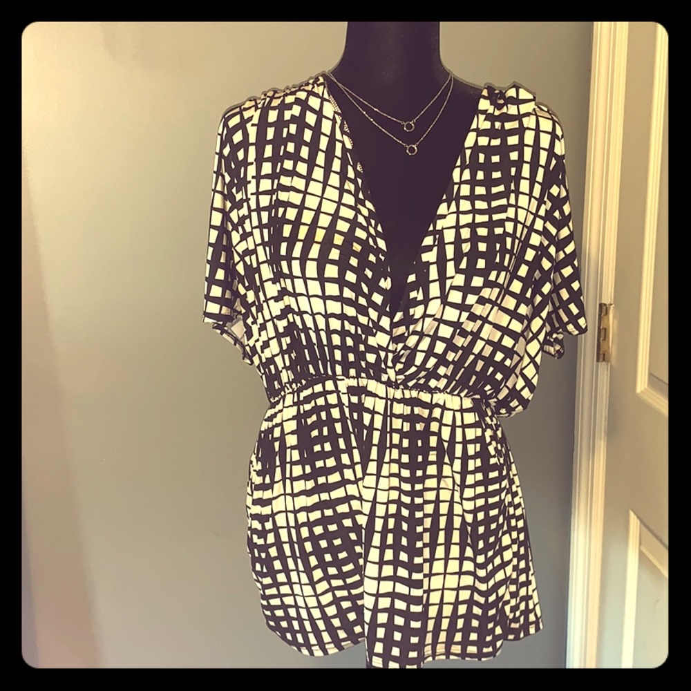 HONEY PUNCH SHORTS ROMPER SIZE L